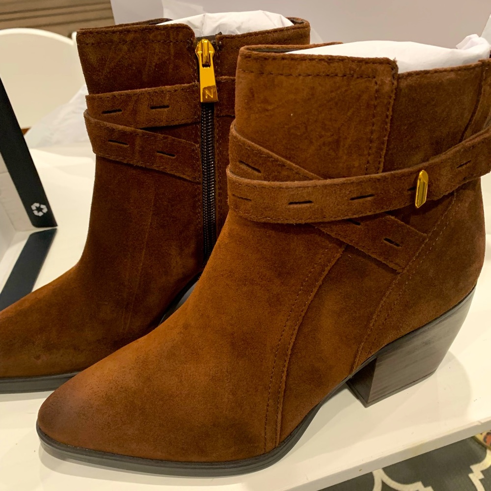 Naturalized Fenya Boot NWT. Size 8.5W